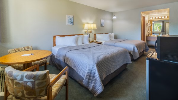 2 Queen Bed Nonsmoking Photo 2